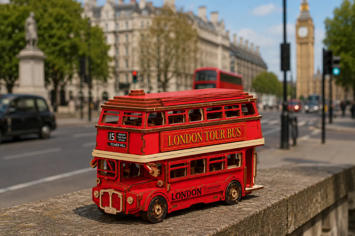 Maquette en bois - Bus londonien coloré