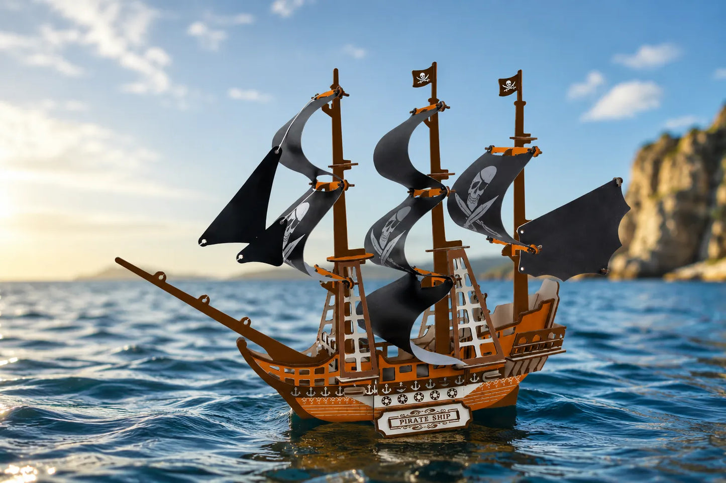 Maquette en bois - Petit bateau pirate