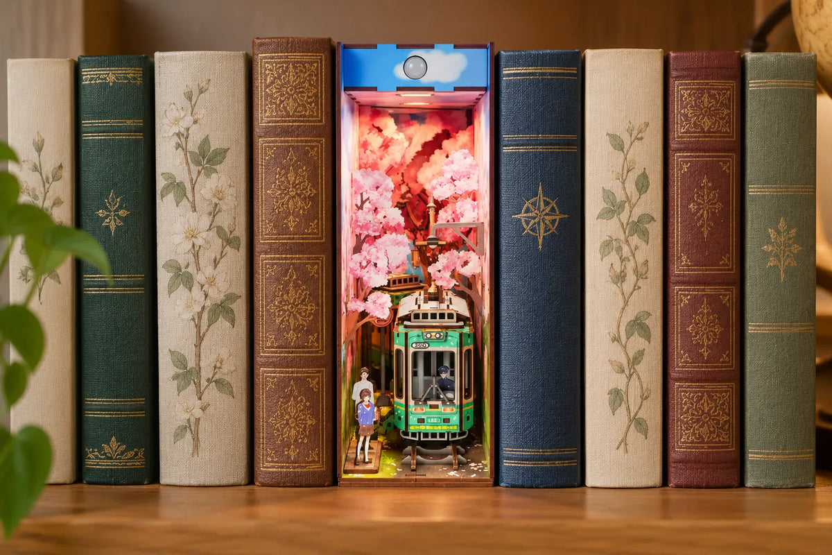 Maquette en bois - Serre-livres, tramway sous les cerisiers