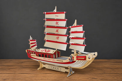Maquette en bois - Bateau à voiles rouges et blanches chinois