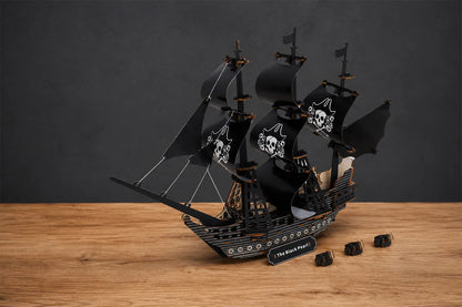 Maquette en bois - Bateau de pirate voiles noires