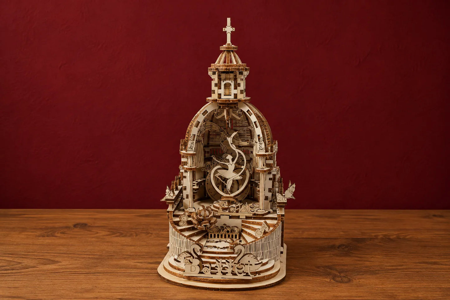 Maquette en bois - Boite à musique danseuse