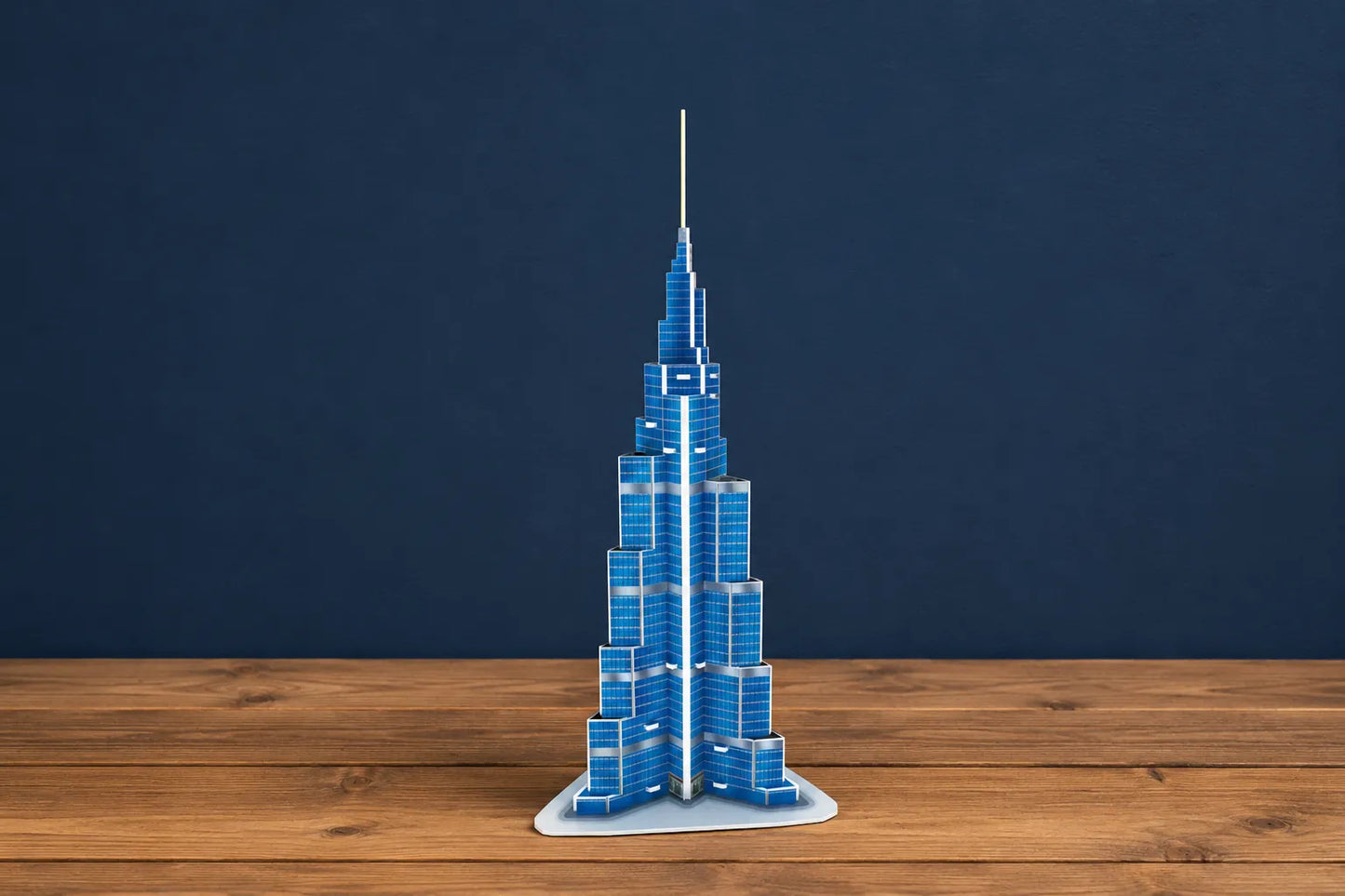 Maquette en bois - Burj Khalifa coloré