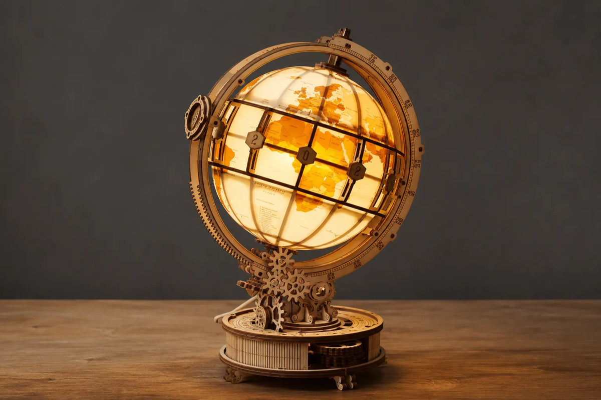 Maquette en bois - Globe terrestre mécanique