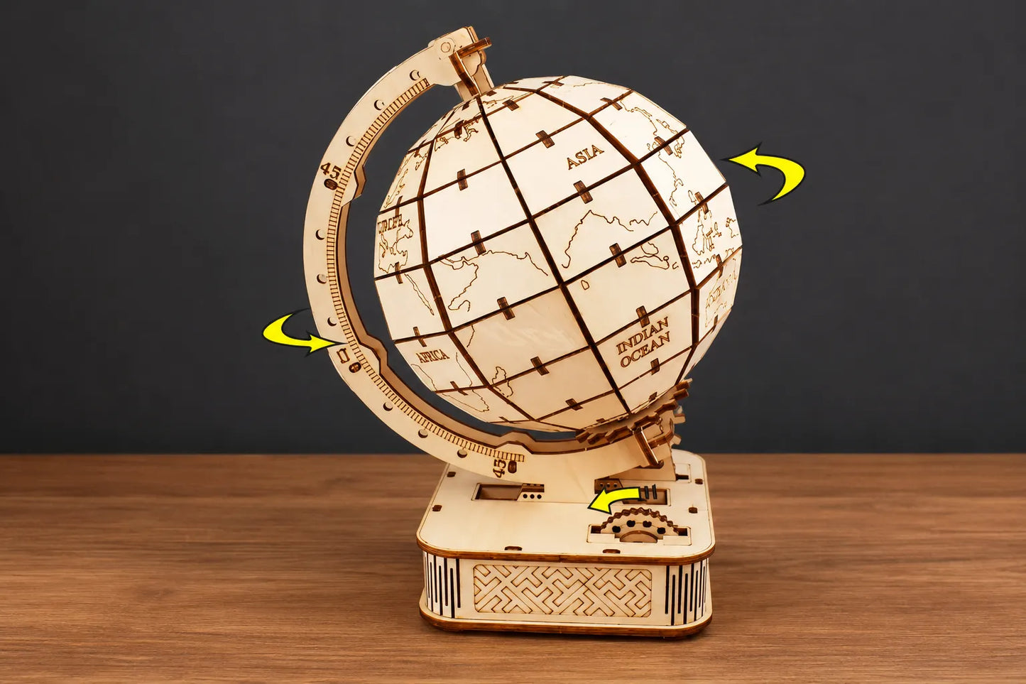Maquette en bois - Globe terrestre