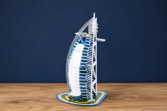 Maquette en bois - Jumeirah Burj Al Arab coloré