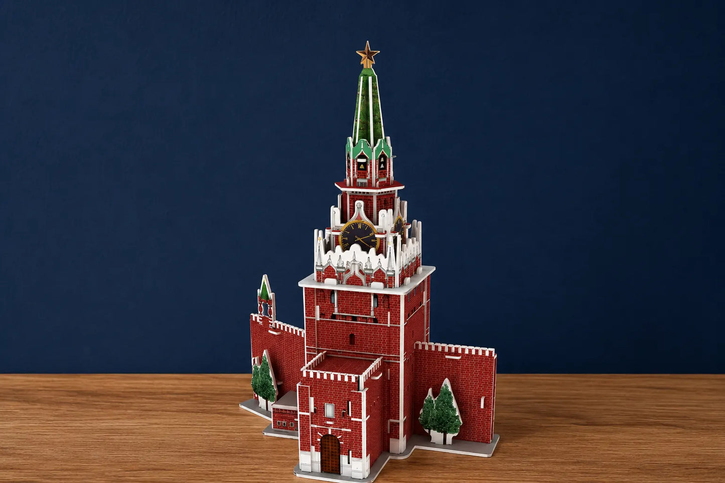 Maquette en bois - Kremlin et place rouge coloré