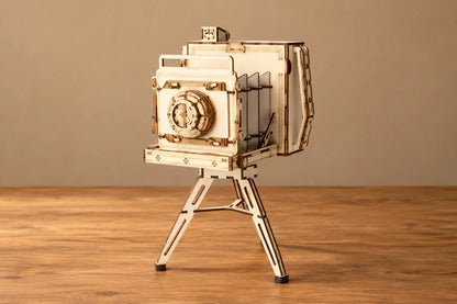 Maquette en bois - L’appareil photo ancien sur trépied