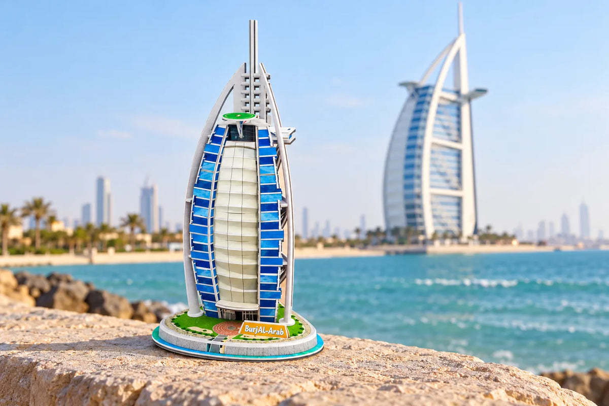 Maquette en bois - L’hôtel en forme de voile de Dubaï