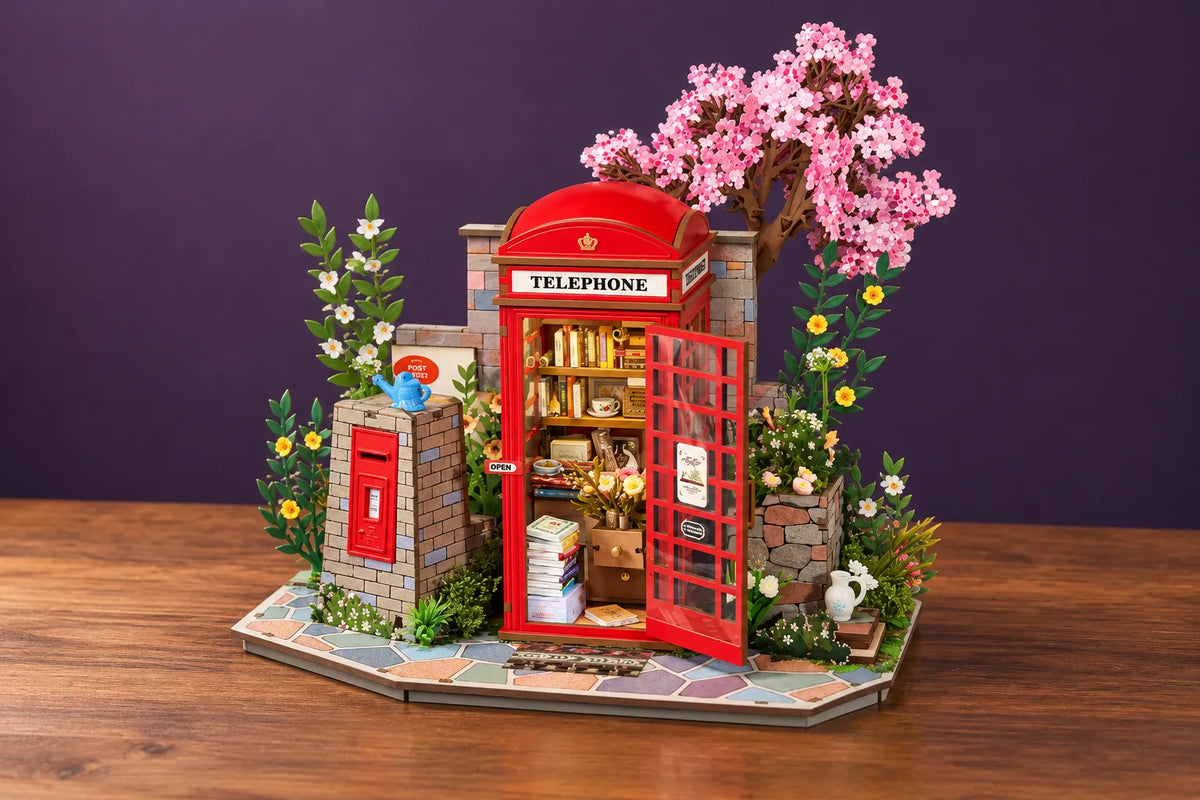 Maquette en bois - La cabine téléphonique anglaise bibliothèque