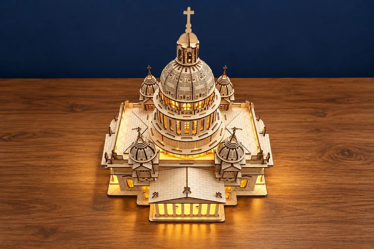 Maquette en bois - La cathédrale Saint-Isaac en Russie