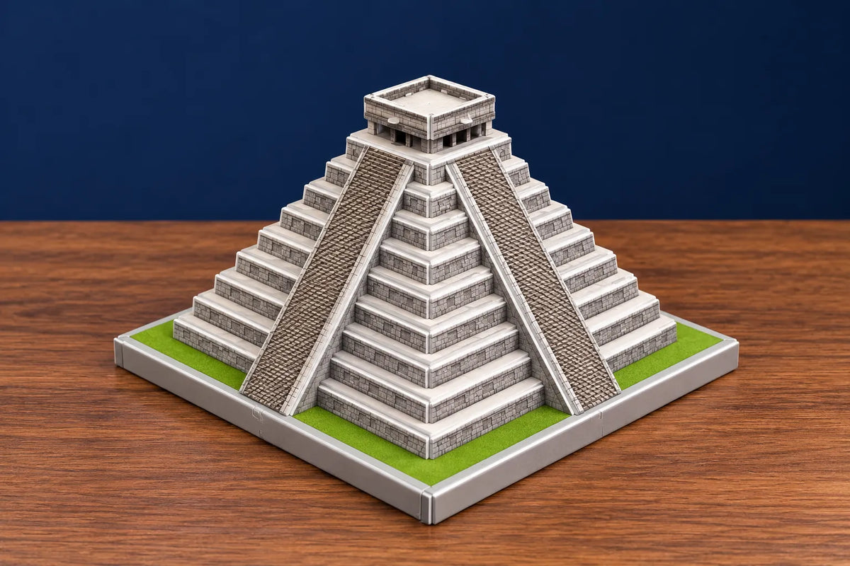 Maquette en bois - La pyramide de Chichén Itzá