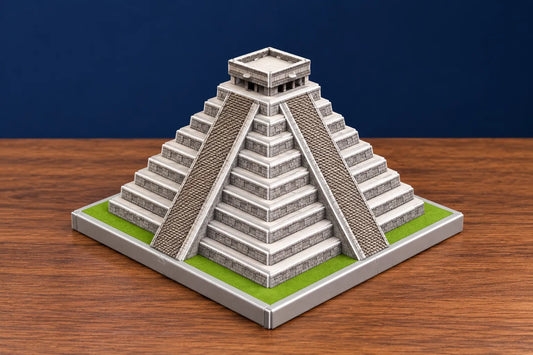Maquette en bois - La pyramide de Chichén Itzá