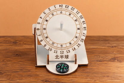 Maquette en bois - Le cadran solaire inclinable