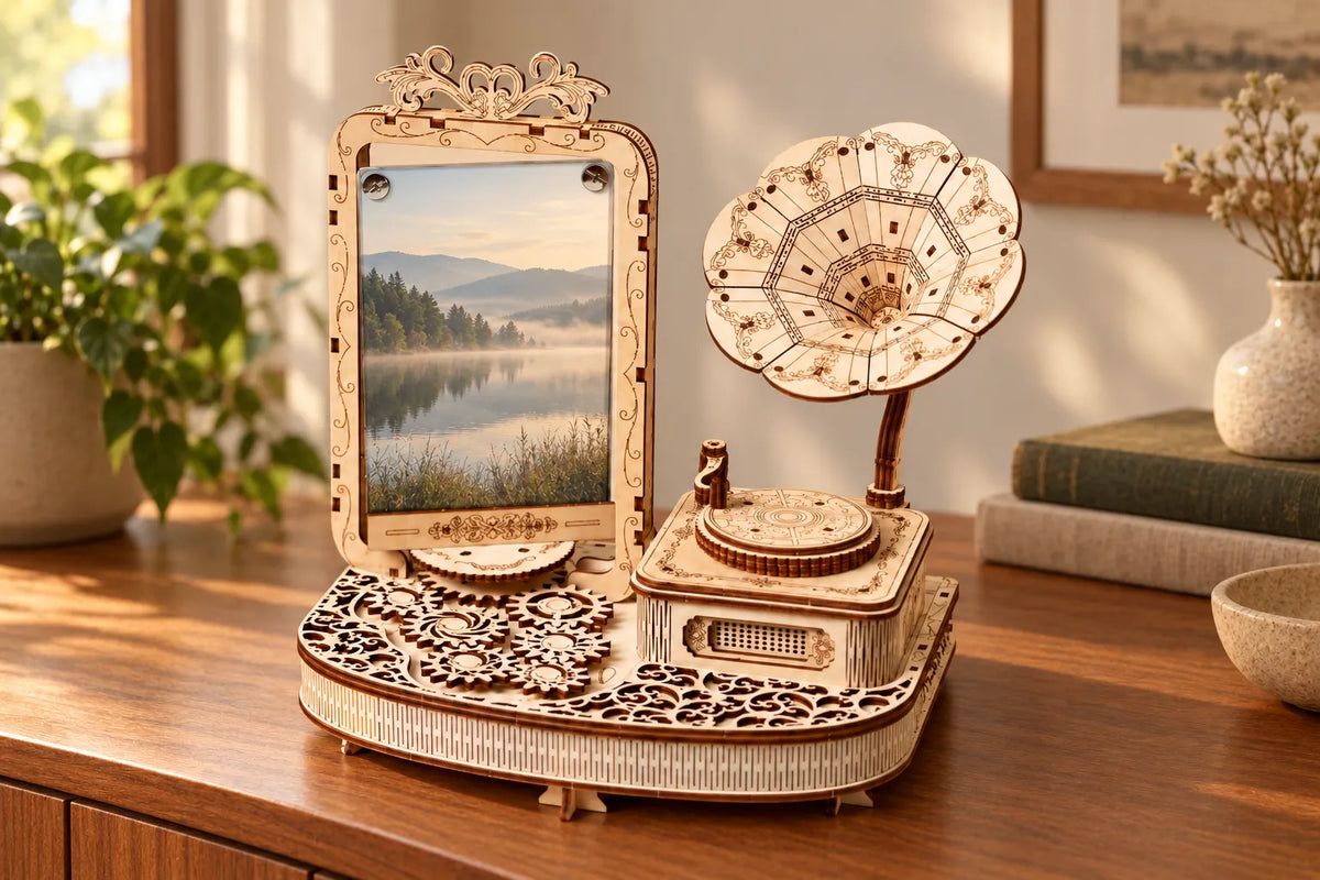 Maquette en bois - Le cadre photo musical au gramophone