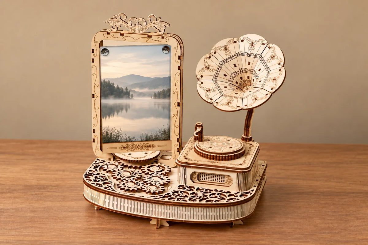 Maquette en bois - Le cadre photo musical au gramophone