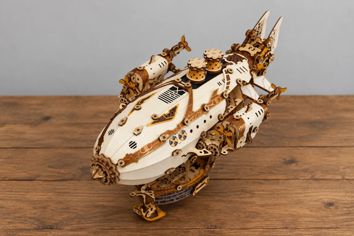 Maquette en bois - Le dirigeable steampunk