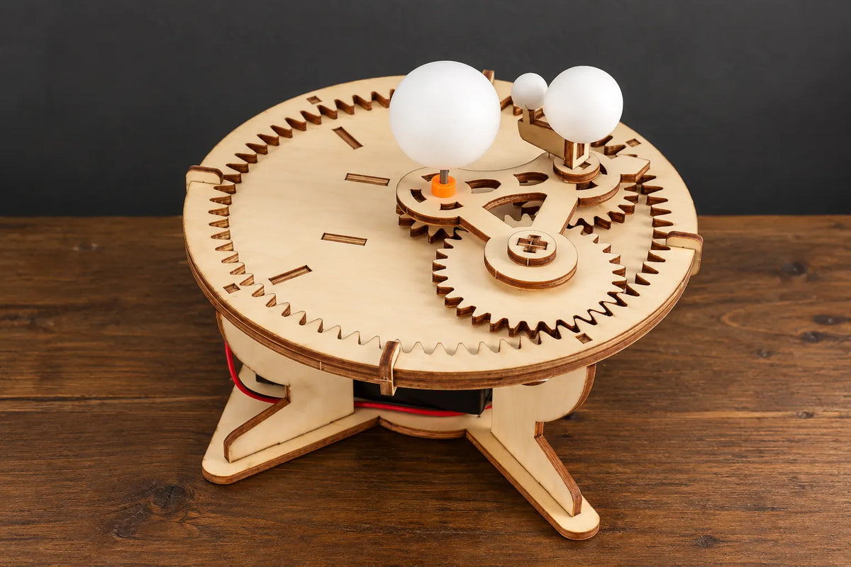 Maquette en bois - Le modèle Soleil, Terre et Lune