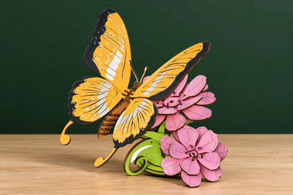 Maquette en bois - Le papillon aux fleurs roses