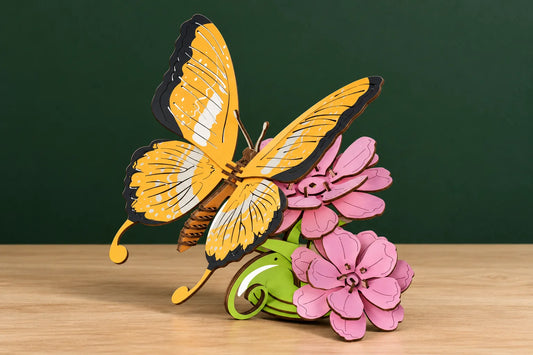 Maquette en bois - Le papillon aux fleurs roses