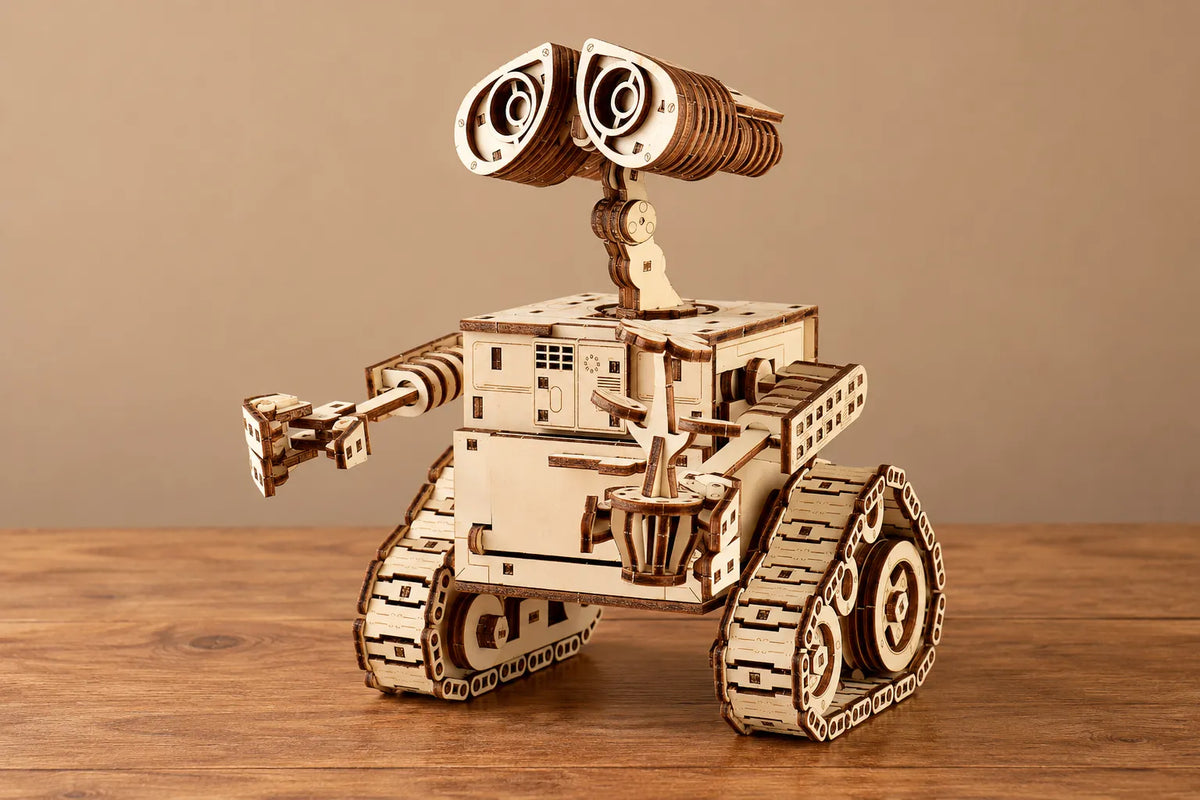 Maquette en bois - Le petit robot explorateur