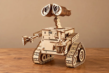 Maquette en bois - Le petit robot explorateur