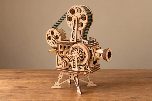 Maquette en bois - Le projecteur de cinéma à manivelle