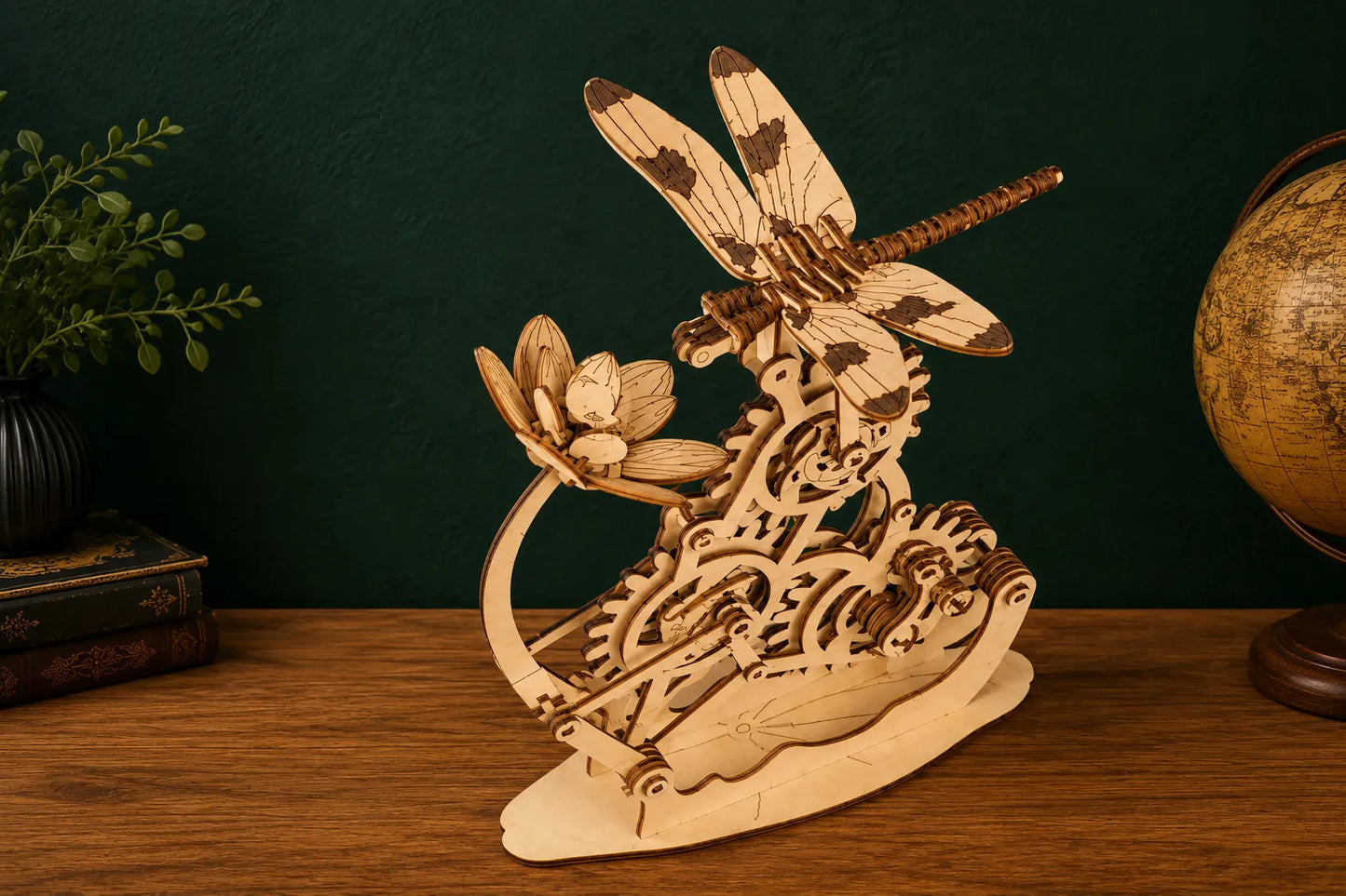 Maquette en bois - Libellule et fleur