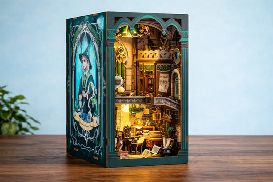 Maquette en bois - Serre-livres, atelier de sorcière