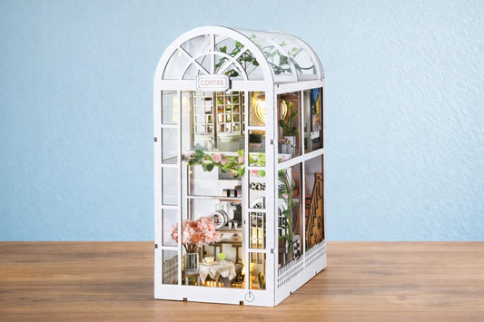 Maquette en bois - Serre-livres, café sous verrière