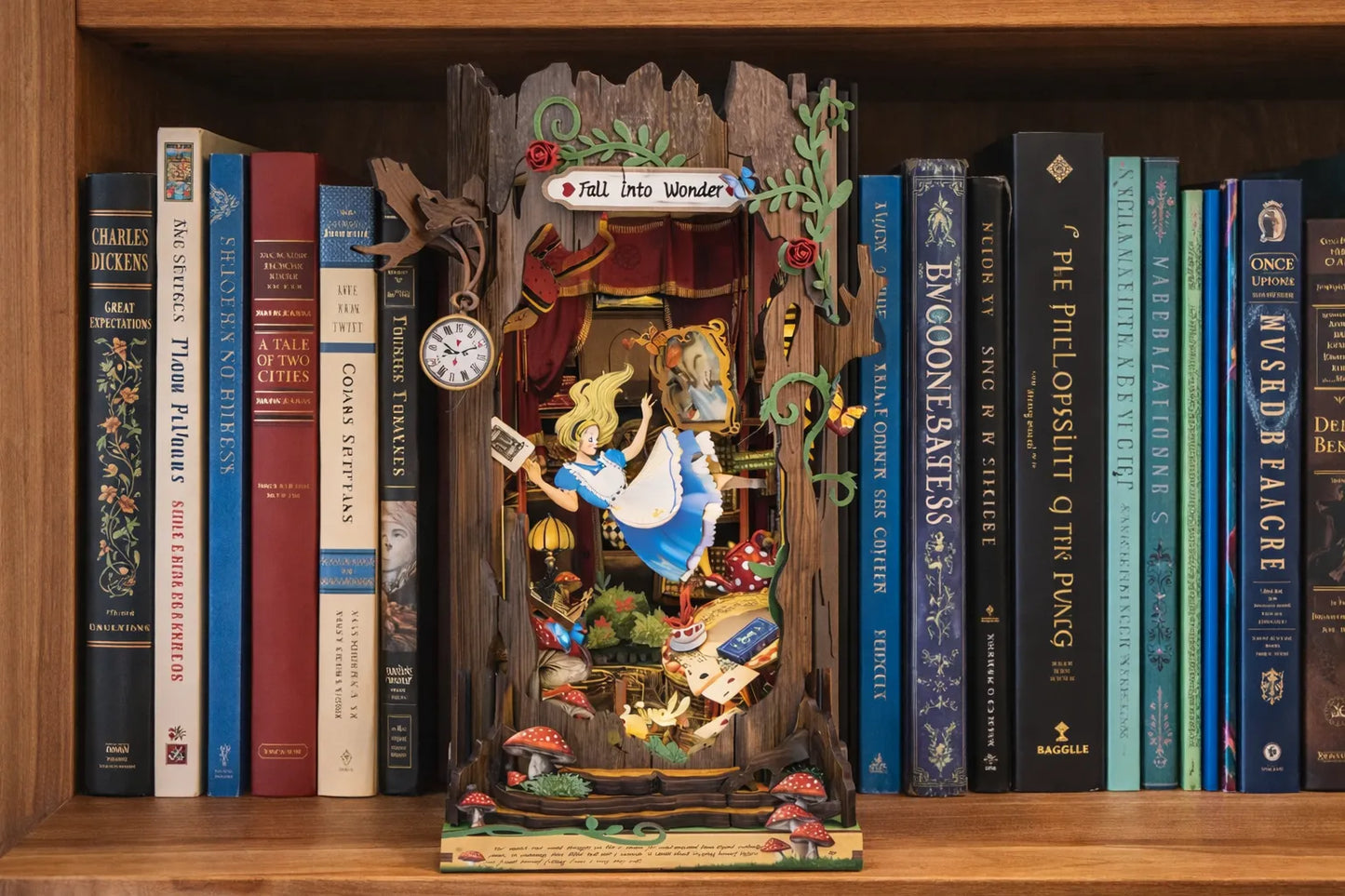 Maquette en bois - Serre-livres, chute au pays des merveilles