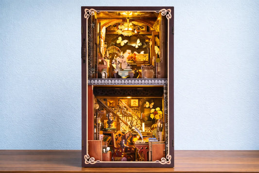 Maquette en bois - Serre-livres, collection de papillons