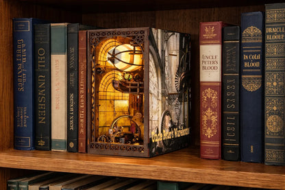 Maquette en bois - Serre-livres, entrepôt de ballon dirigeable