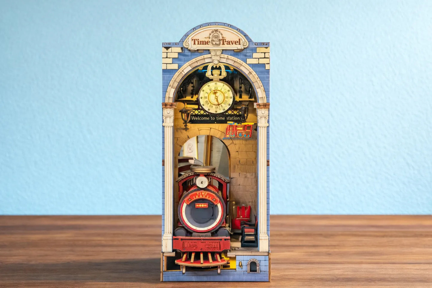 Maquette en bois - Serre-livres, gare
