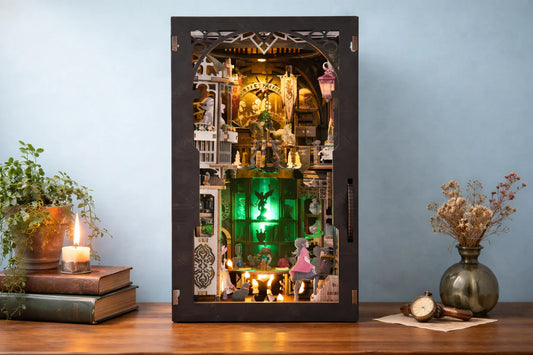 Maquette en bois - Serre-livres, maison de la divination