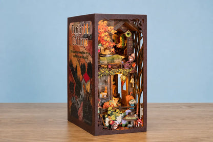 Maquette en bois - Serre-livres, maison des écureuils