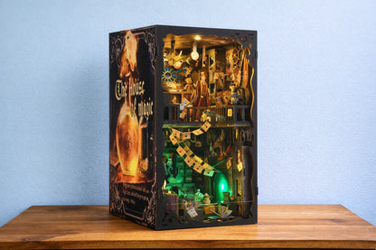 Maquette en bois - Serre-livres, maison du sorcier