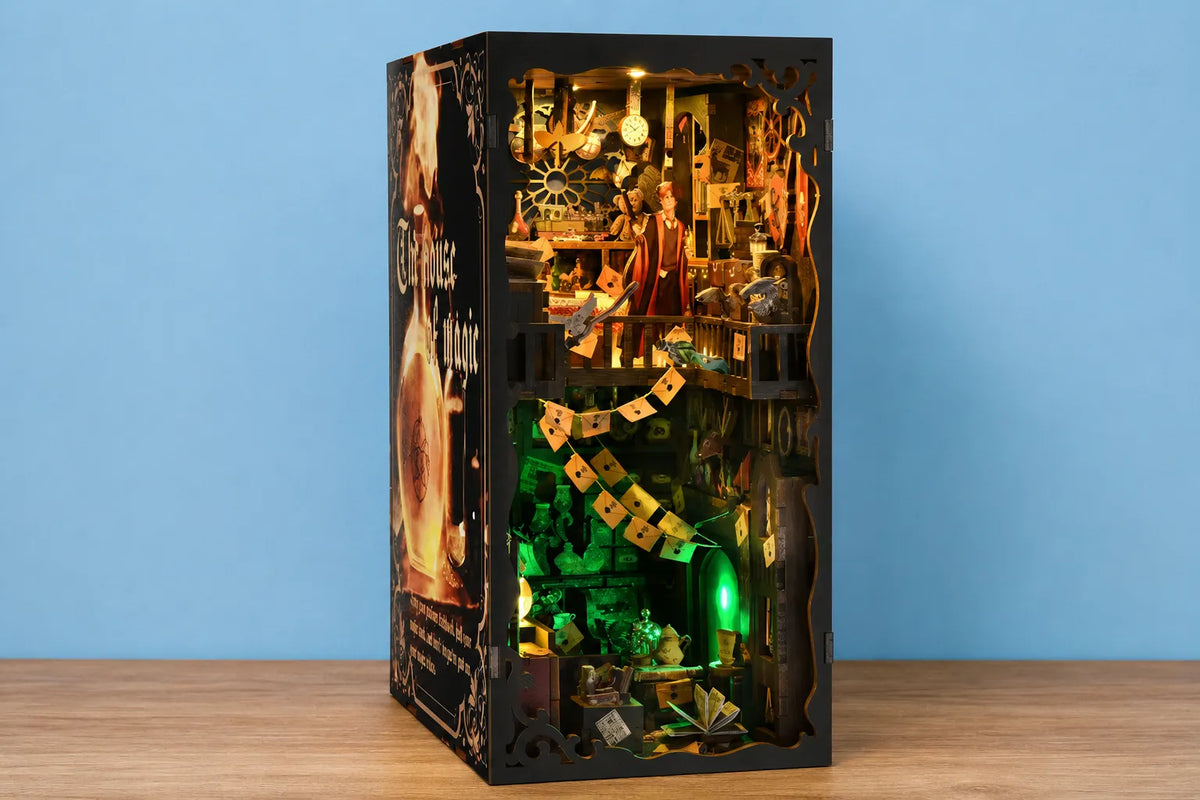 Maquette en bois - Serre-livres, maison du sorcier