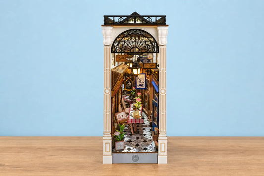 Maquette en bois - Serre-livres, petit restaurant