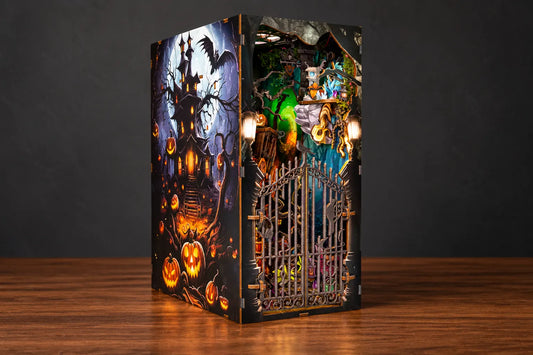 Maquette en bois - Serre-livres, portail d’Halloween