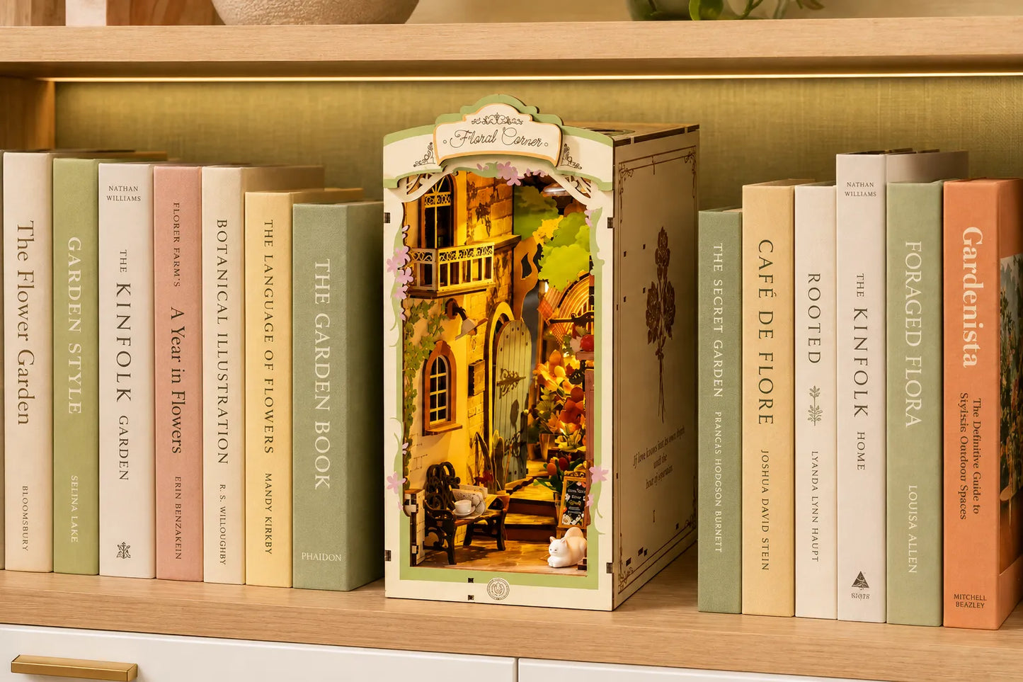 Maquette en bois - Serre-livres, ruelle fleurie