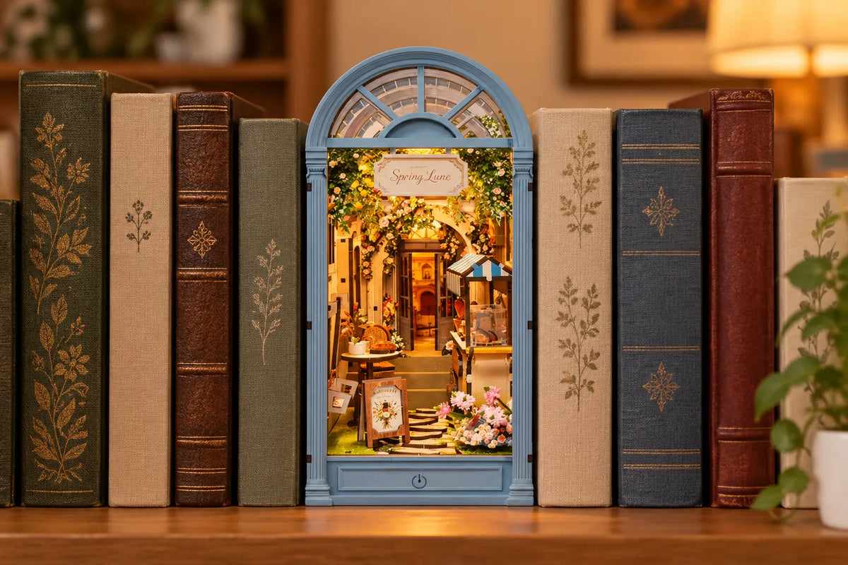 Maquette en bois - Serre-livres, ruelle printanière