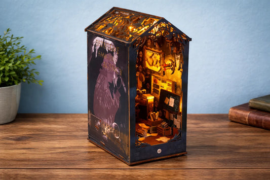 Maquette en bois - Serre-livres, salon de Sherlock Holmes