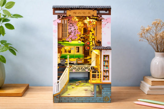 Maquette en bois - Serre-livres, train sous les cerisiers