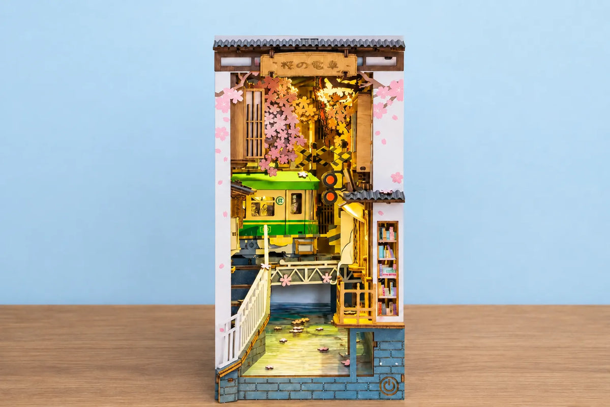 Maquette en bois - Serre-livres, train sous les cerisiers