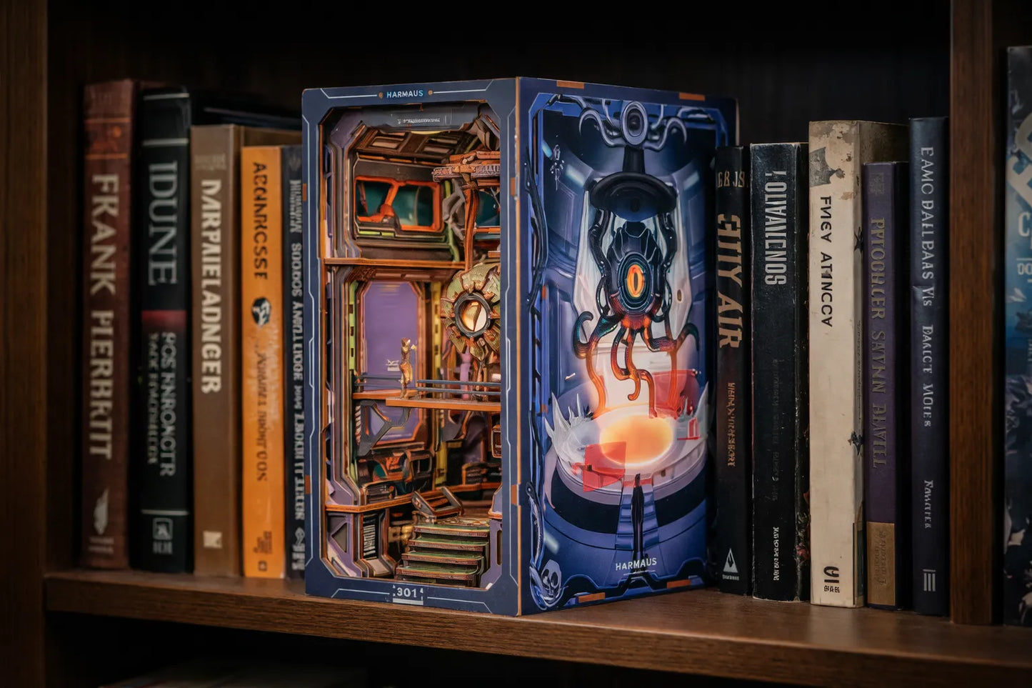 Maquette en bois - Serre-livres, vaisseau alien