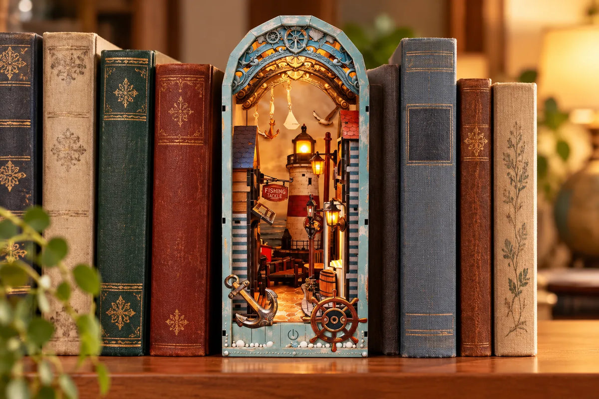 Maquette en bois - Serre-livres, village côtier