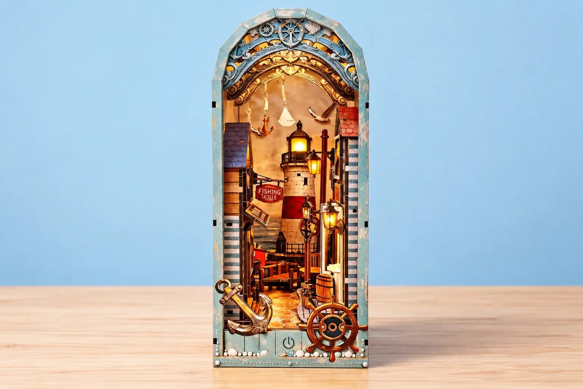 Maquette en bois - Serre-livres, village côtier