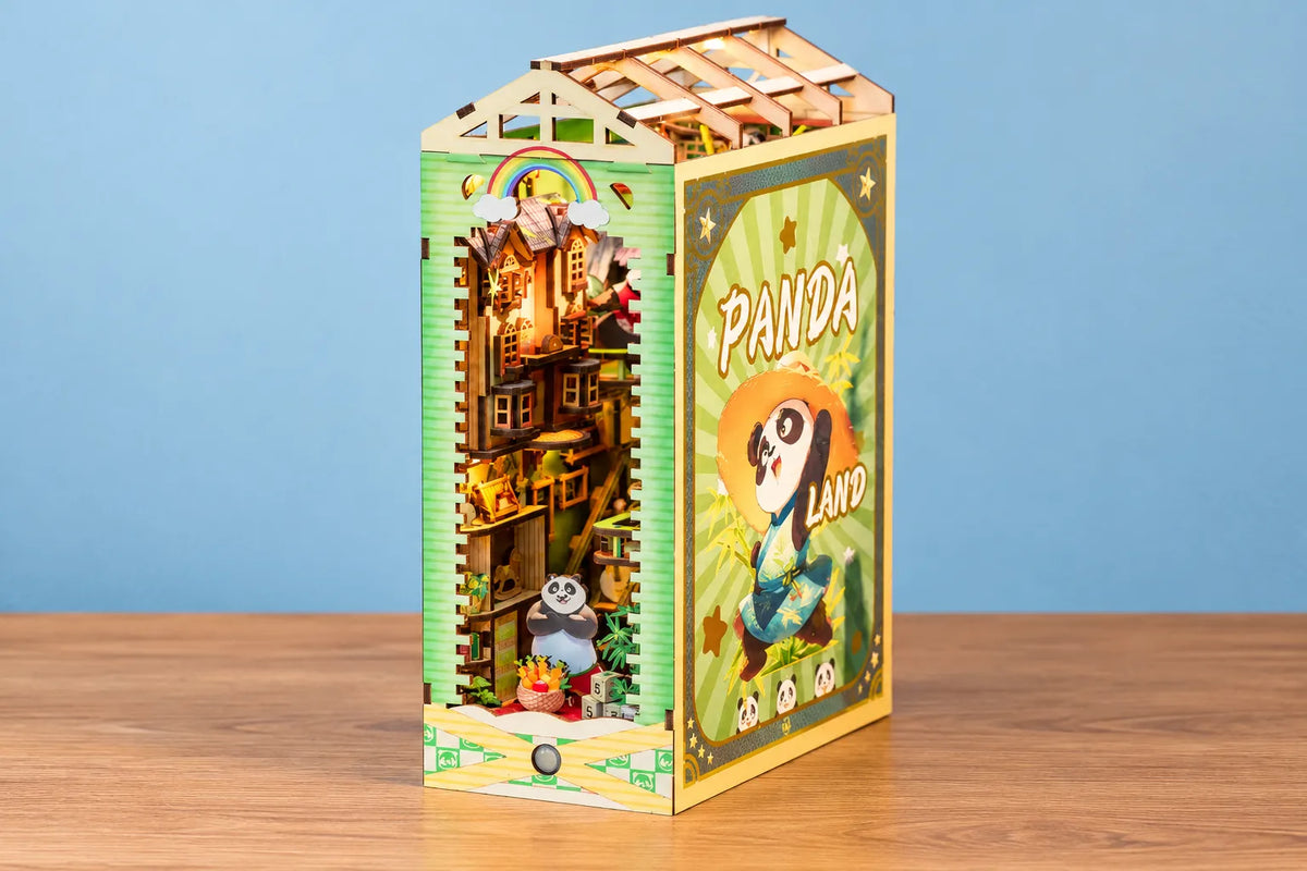 Maquette en bois - Serre-livres, village des pandas